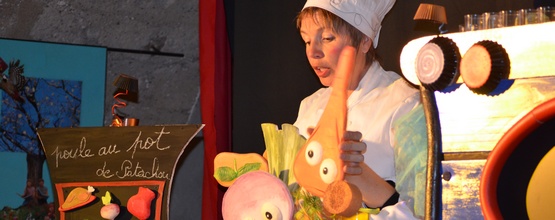 Fleur au pot-legume-1JPG La fleur au pot, un spectacle sur le thème de la cuisine pour les tout petits